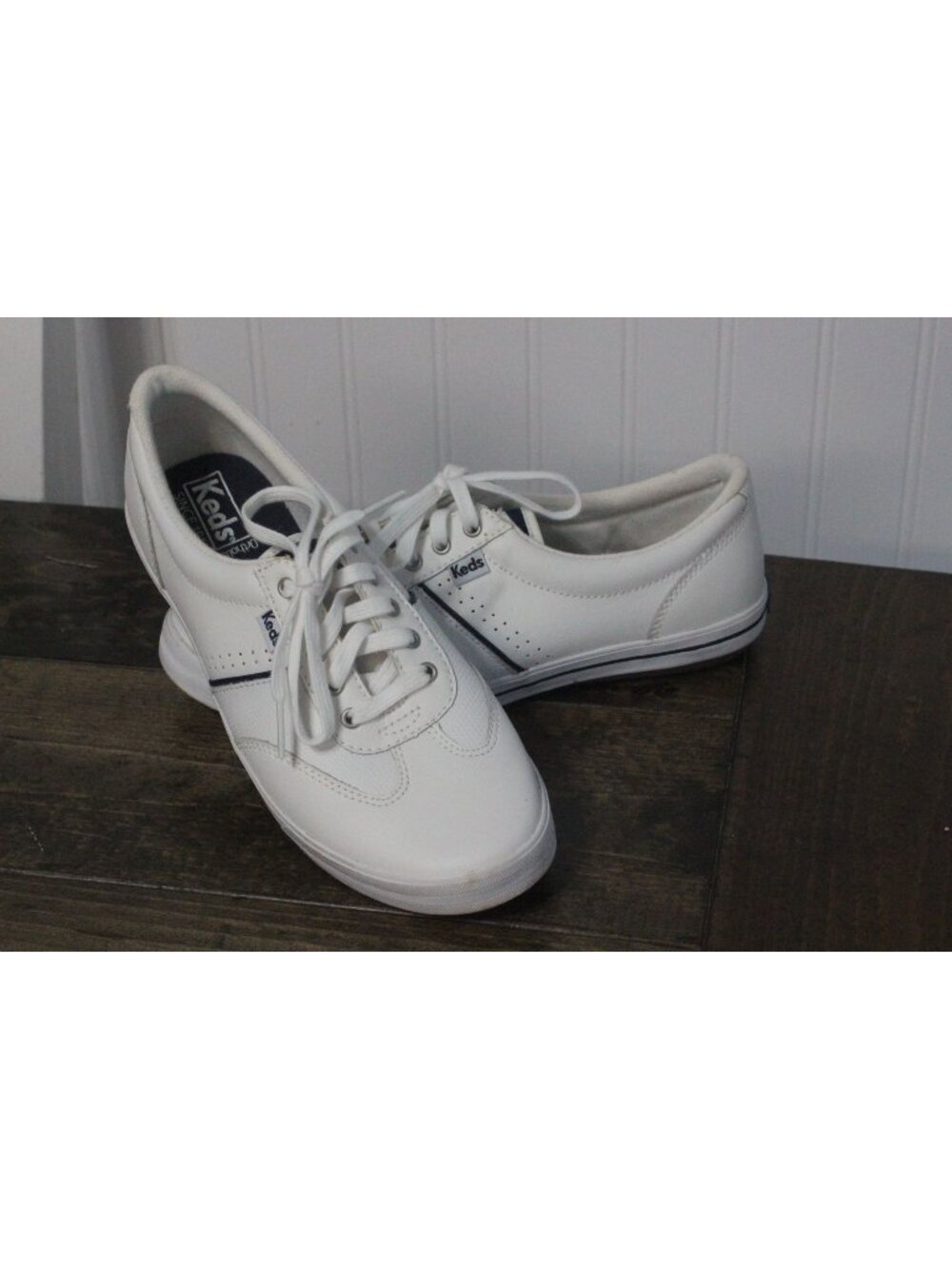 Keds Womens White Ortholite Sneakers With Navy Accents Size 7 NWOT